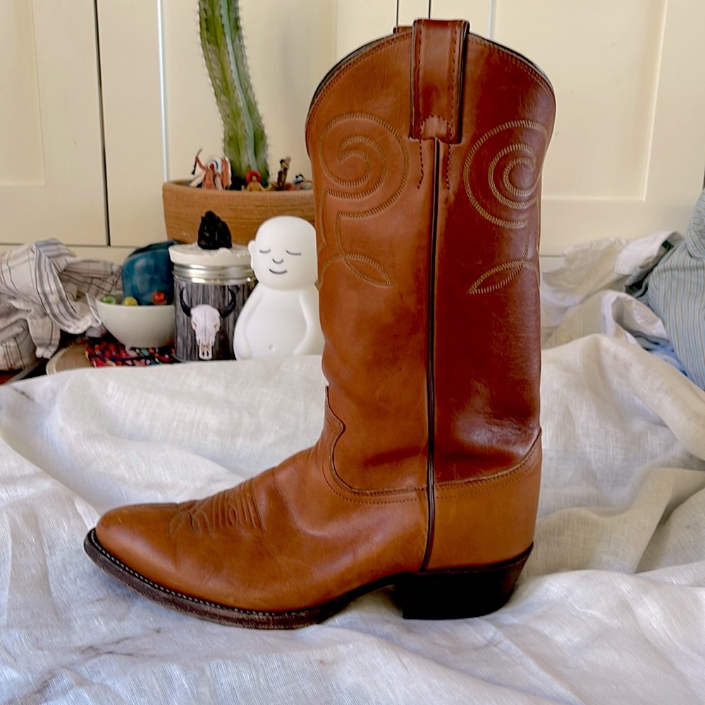 Justin’s Brown Boots kept in Wonderful Shape